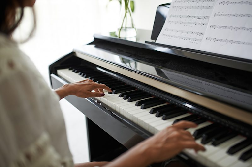 Một số lưu ý để chọn lớp học piano cho người lớn chất lượng
