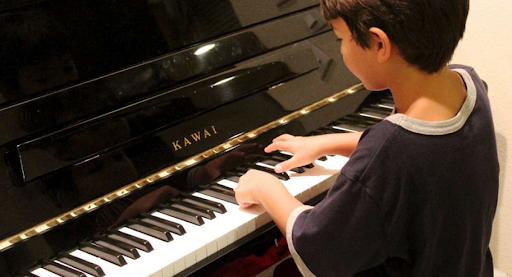 Có nên học đàn piano?