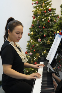 Lớp học Piano tại C-Fly Music dành cho người lớn