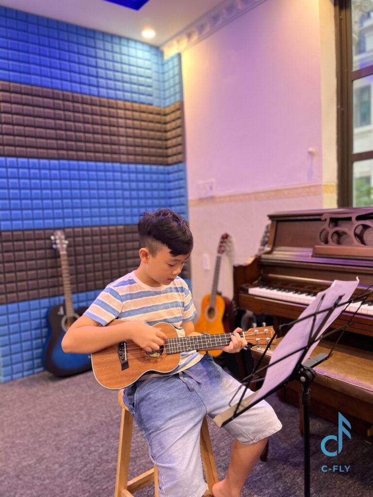  Khóa học Ukulele tại C-Fly Music