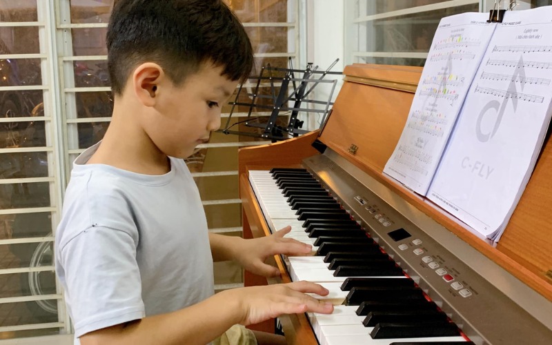 Học đàn Piano điện tại C-Fly Music