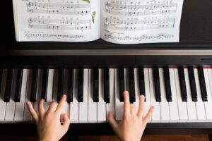Thực hành liên tục với đàn Piano