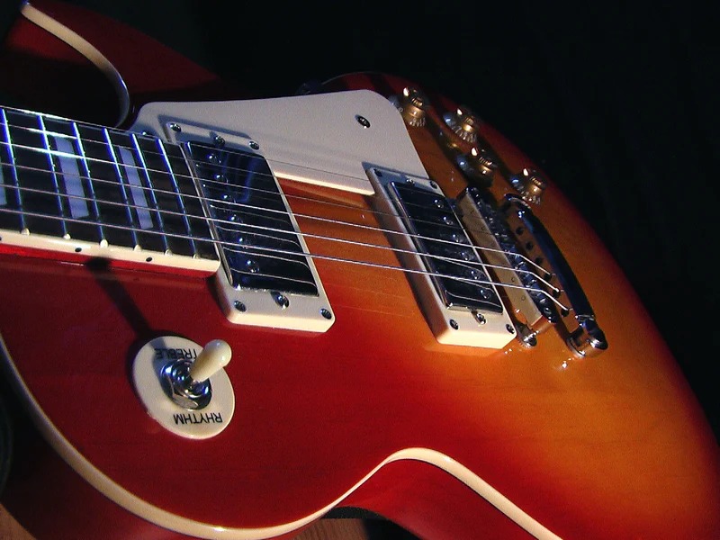 Các loại guitar điện phổ biến hiện nay 