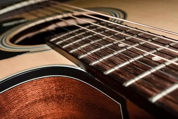 Các loại gỗ làm đàn guitar làm phím đàn 