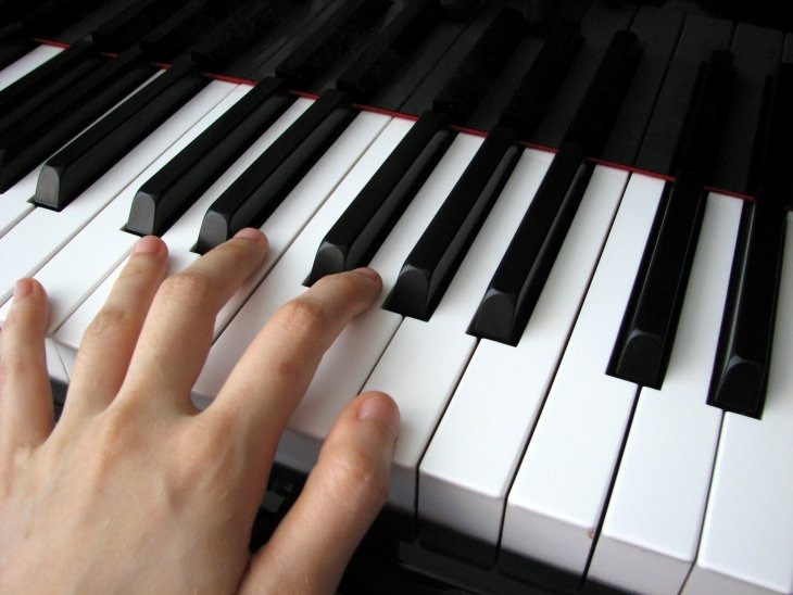 Tự học piano mất bao lâu mới thành thạo?