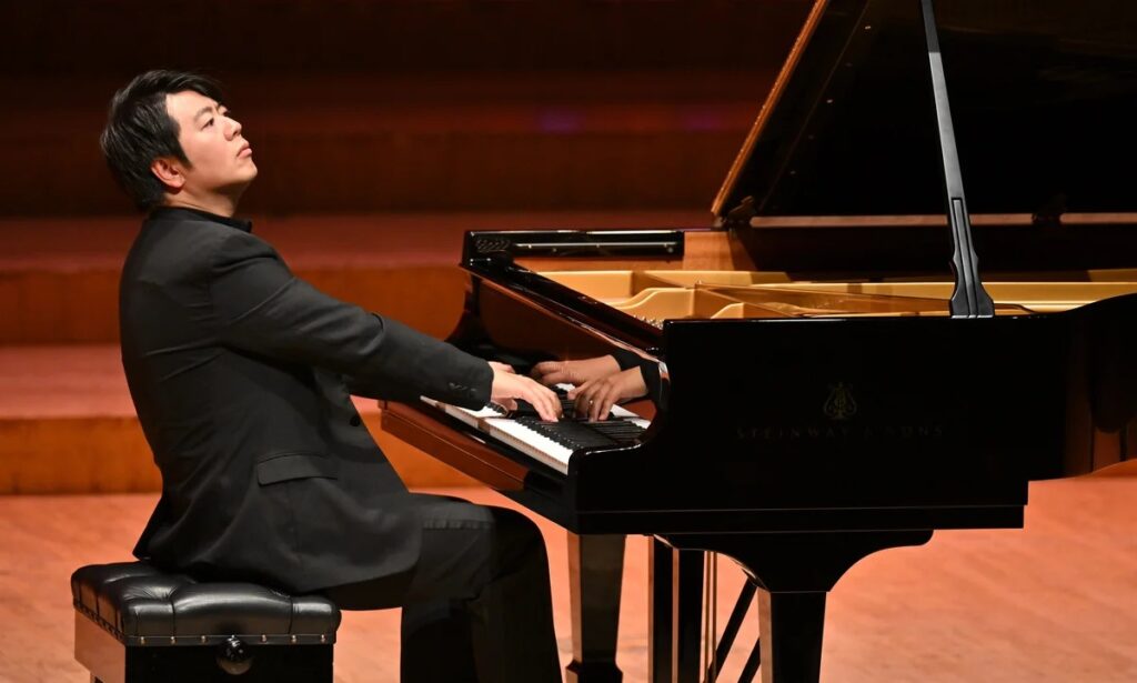 Lang Lang - Nghệ sĩ piano châu Á nổi tiếng thế giới