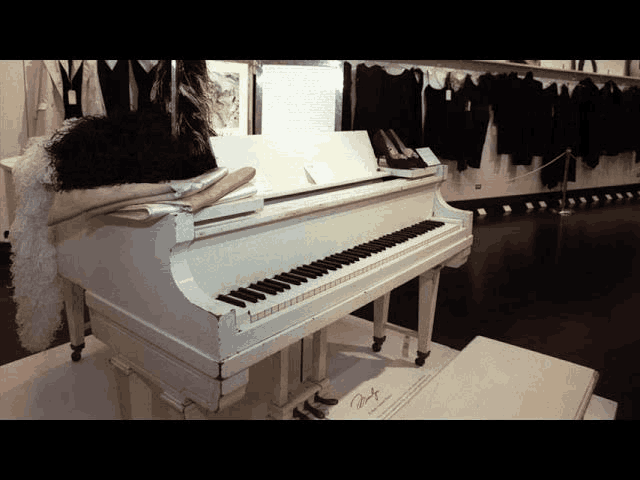 Cây đàn Marilyn Monroe’s Baby Grand Piano