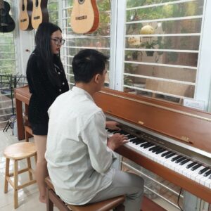 Gia sư dạy kèm tại C-Fly Music