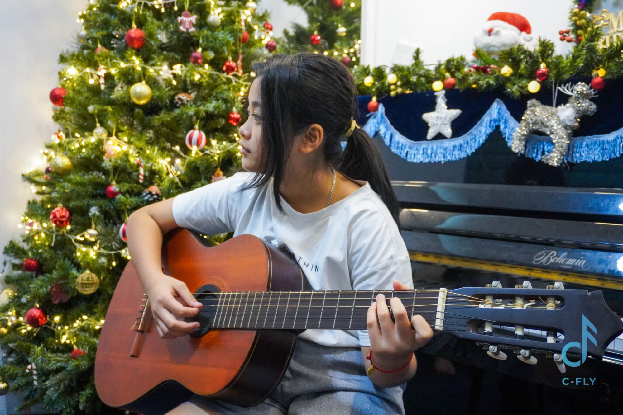 trẻ em mấy tuổi nên học Guitar