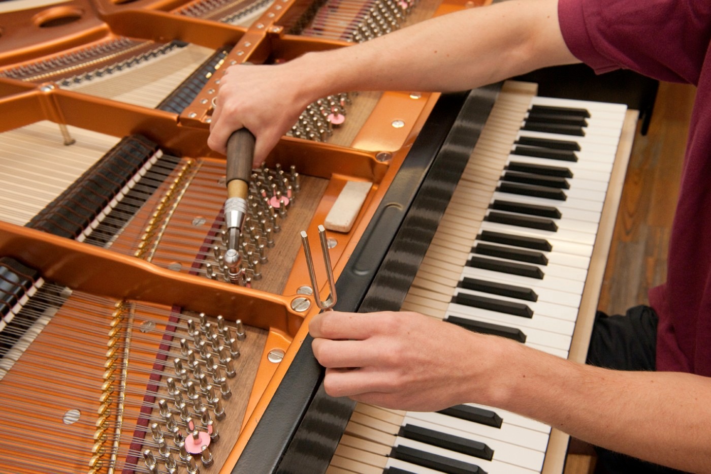 Làm sao để nhận biết đàn piano cơ cần bảo dưỡng gấp?