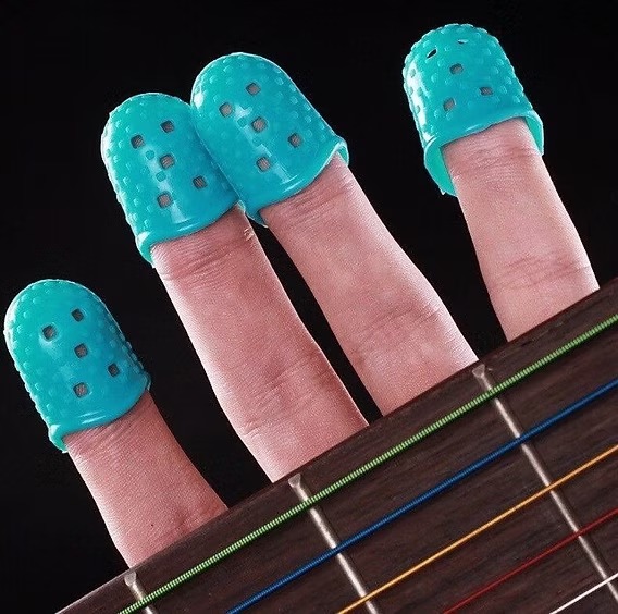 Có nên đeo băng bảo vệ cổ tay khi chơi guitar không?