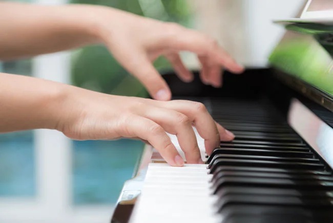 Chưa có đàn tại nhà thì có nên đăng ký học ở trung tâm không?