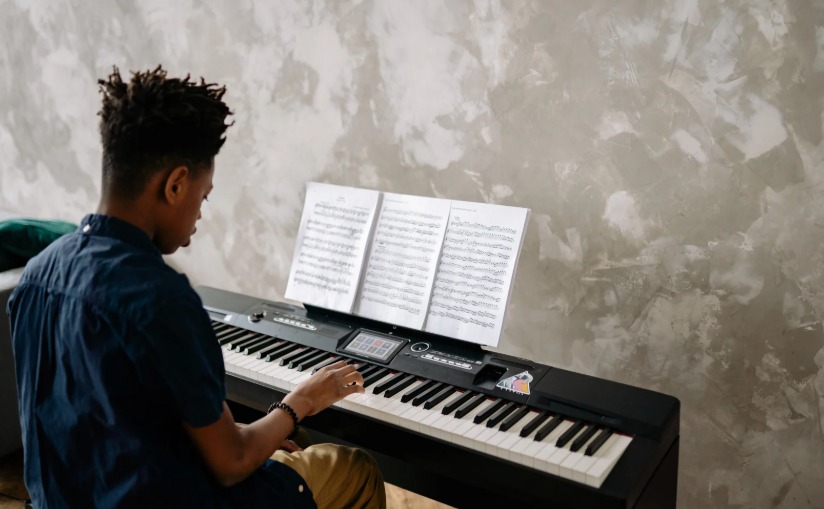 Cần tập piano bao nhiêu phút mỗi ngày để tiến bộ?